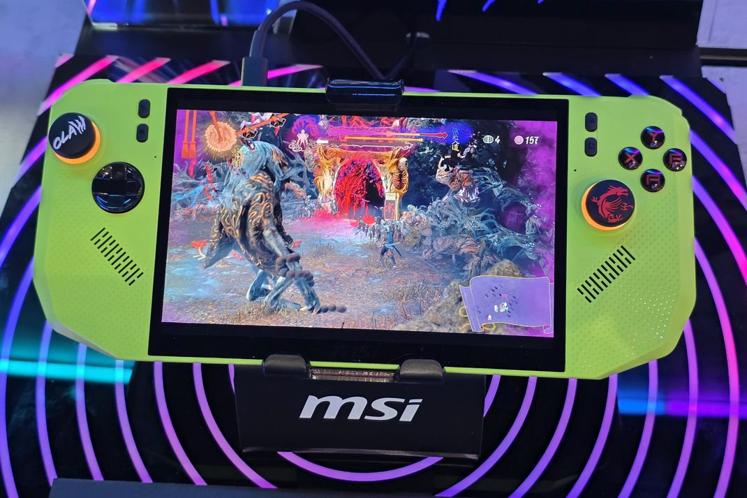 MSI Pamerkan Claw A8, Konsol Gaming Genggam di Computex
